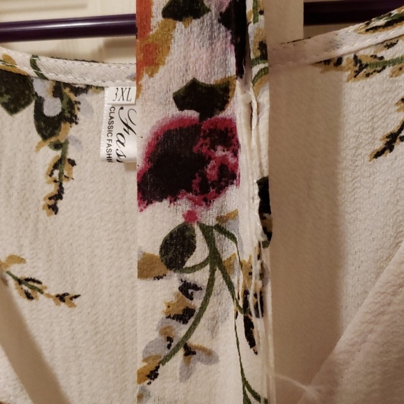 Beautiful white floral dress - Picture 4 of 4